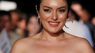 Hamile kalınca setlere ara vermişti! Ezgi Mola o diziyle ekranlara geri dönüyor! 