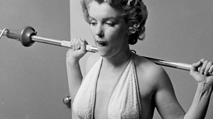 Marilyn Monroe'yu Hi&ccedil; B&ouml;yle G&ouml;rmediniz