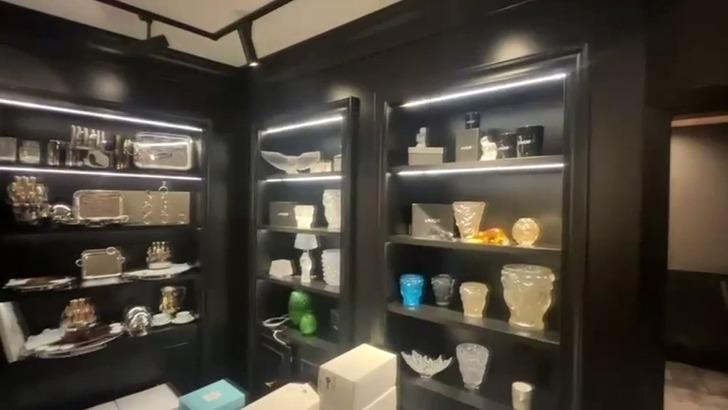 İstanbul sosyetesi şokta: Alışverişte ilk adresleriydi! O villa basıldı, içeriden neler çıktı neler G1