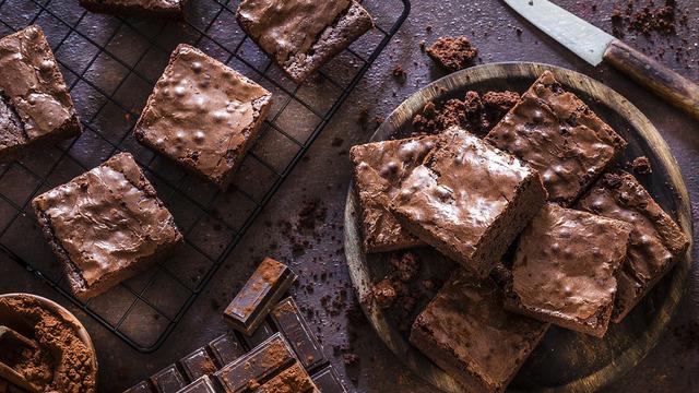3 malzemeli sağlıklı brownie tarifi! Unsuz, şekersiz brownie nasıl yapılır?
