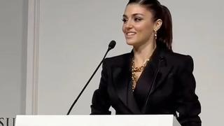 Hande Erçel ödül törenindeki konuşmasıyla gündemde! Bu kadar sene hakkımda söylenenlerin üzerine...