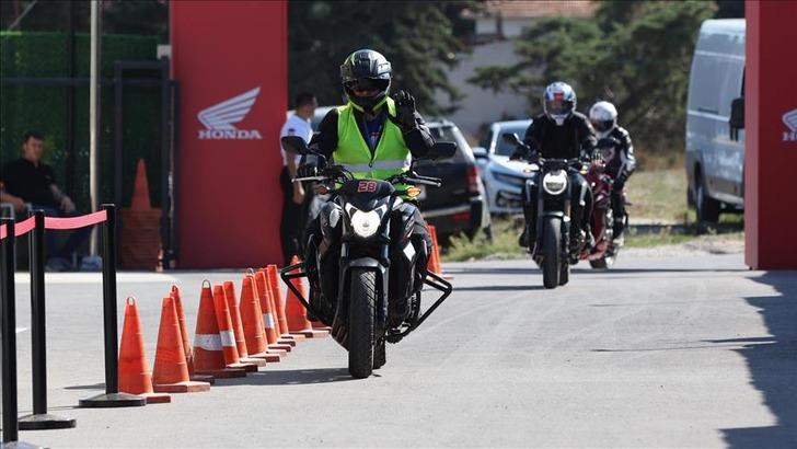 Kask takmak artık yeterli olmayacak! Motorculara yeni 'kıyafet' şartı geliyor, cezası var: Mont, eldiven, pantalon... G1