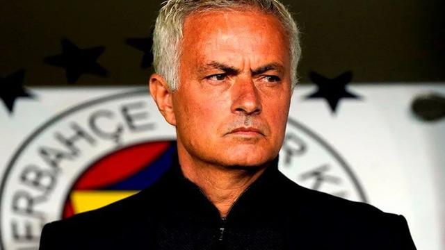 Fenerbahçe taraftarı güne kötü haberle başladı! Çağlar Söyüncü depremi