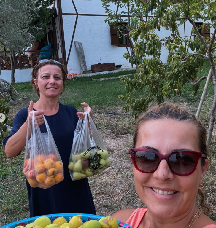 Burcu Kara doğduğu evi köhne halinden kurtardı! Köy evinde doğayla iç içe... G4