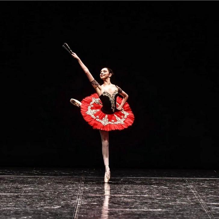 Genç balerinin ölümü şüpheli bulundu: 'Çanta askısı' detayı tüyleri diken diken etti! Annesi hemen bıçağa davranmış G1