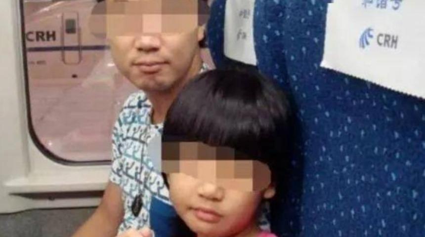 Kızı olduğunu söylemişti! 6 yaşındaki çocukla hızlı treninin tuvaletine gidip saatlerce çıkmadı... Personel kapıyı kırdığında karşılaştığı manzaraya inanamadı