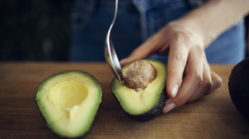 Avokado nasıl olgunlaştırılır? Avokadoyu hızla olgunlaştıran y&ouml;ntem