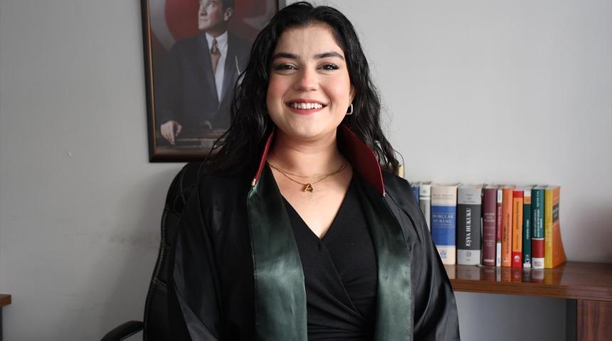&Ccedil;ocukken yakalandığı kanseri yenip avukatlık hayaline ulaştı