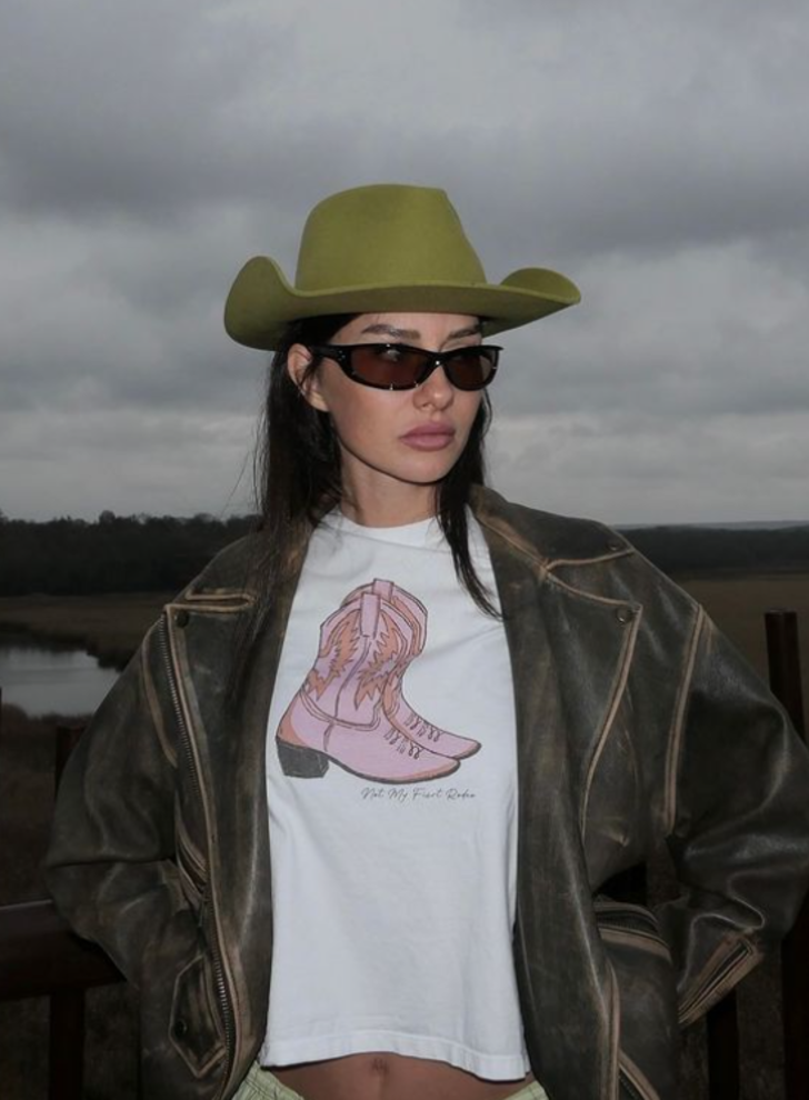 Doktorlar’ın Ela’sı Yasemin Özilhan'ın son pozları olay oldu! Kendall Jenner'a benzetildi... G3