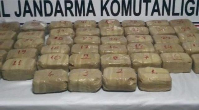 Jandarma bir evde 22 kilo eroin ele geçirdi