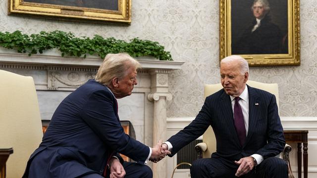 Trump, 4 yıl sonra yeniden Beyaz Saray'da! Biden ile görüştü, o mesaj verildi