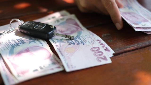 'Yaparsanız menfaatinize' Araç piyasasındaki durgunlukta 'pozitif' ayrıntı 'İyi zamanların sonuna geliyoruz'