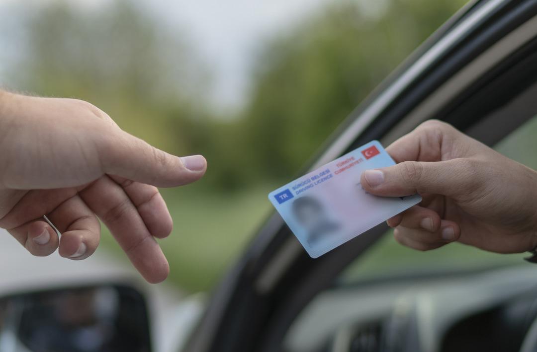 Milyonlarca sürücüyü ilgilendiren haber! Eski ehliyet ile kaza yapana ödeme yok 1
