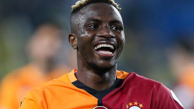 Galatasaray forması giyen Victor Osimhen, rekorları altüst etmeye devam ediyor! Yine attı, yine kırdı...