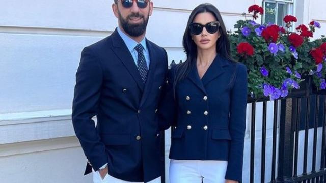 Yurtdışından özel getirilen siyah tuvalet kağıdı uzun süre konuşulmuştu! Arda Turan ve Aslıhan Doğan Turan'ın 3 katlı lüks evi gündemde! 'Saray yavrusu' 