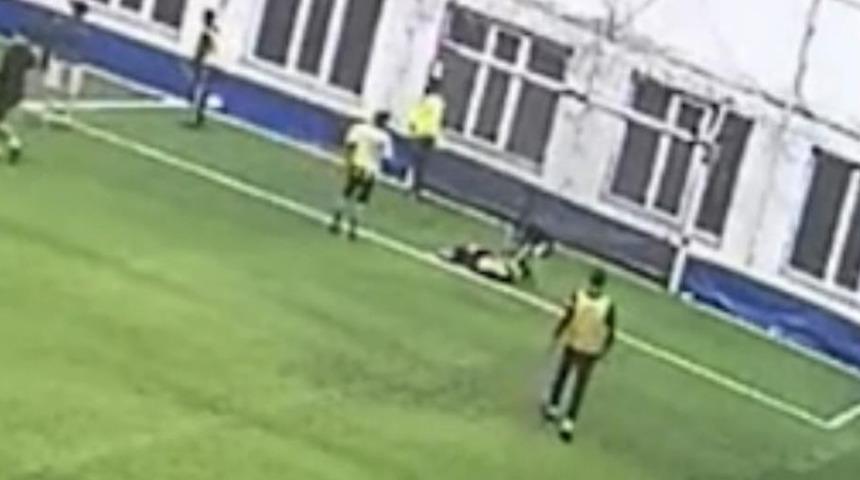 Aksaray'da acı olay! 18 yaşındaki genç, futbol oynarken kalp krizi geçirerek yaşamını yitirdi