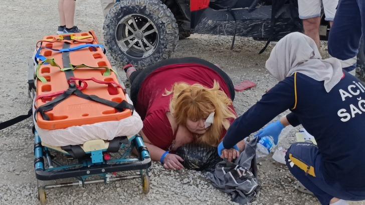 Yer: Antalya! ATV ile drift atarken kaza yapan İngiliz turistler gazetecilere saldırdı: 1 kişi yaralandı  G4