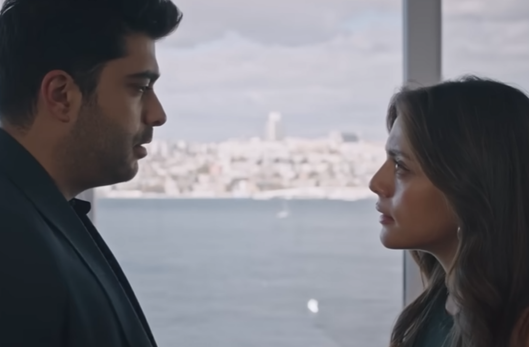 Kimse beklemiyordu! Kızılcık Şerbeti'nde Sıla T&uuml;rkoğlu ve Doğukan G&uuml;ng&ouml;r ortalığı yıktı! 'Sahne &ccedil;ok ateşli...'