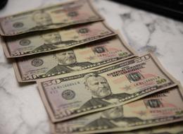 Para sayma makinesini bile kandırdı! Sahte dolarda adeta çığır açtı, herkes şaşkına döndü