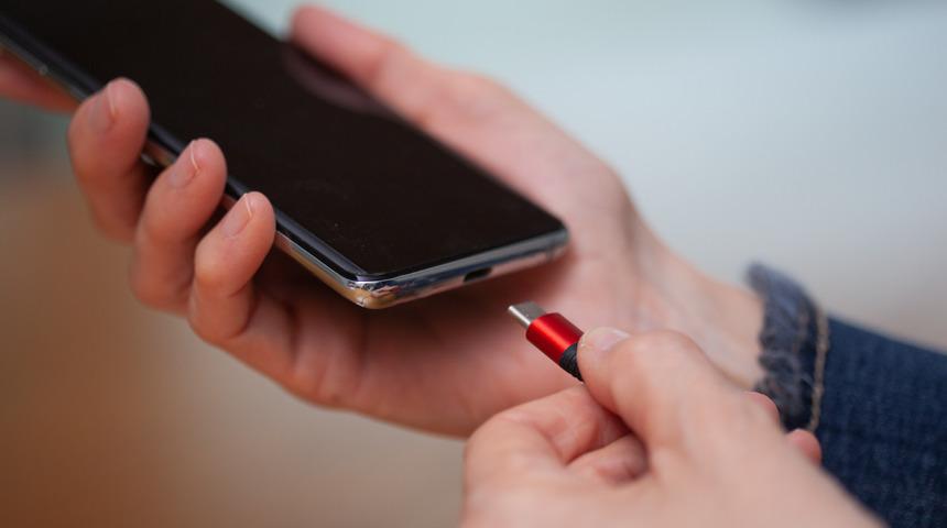 Telefon şarj olmuyorsa ne yapmalı? iPhone ve Android’de telefon şarj olmuyor sorunu ve çözümü