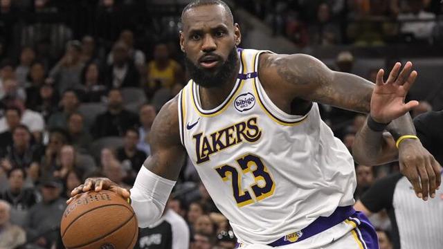 NBA'de Lakers'tan üst üste 5. galibiyet