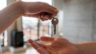 Kiralık konutta 'Yıllık kontrat' dönemi! Ev sahiplerinin yeni yöntemi, kiracıları isyan ettirdi: 1 yıl otur çık