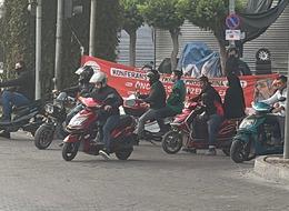 Araba alamayınca motora yöneldiler! Yakıt neredeyse hiç yakmıyor sadece 'kokluyor' Adana'da trafikte araba kalmadı  