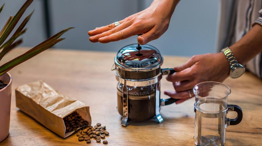 French Press nedir, nasıl kullanılır? French Press'te kahve nasıl yapılır? French Press filtre kahve tarifi ve yapımı