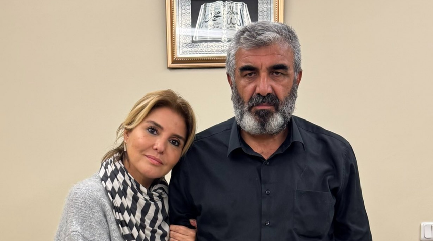 Rojin'in babasıyla fotoğrafını paylaştı! Takipçisinin o yorumu Gülben Ergen'i kızdırdı! Verdiği yanıt gündem oldu...