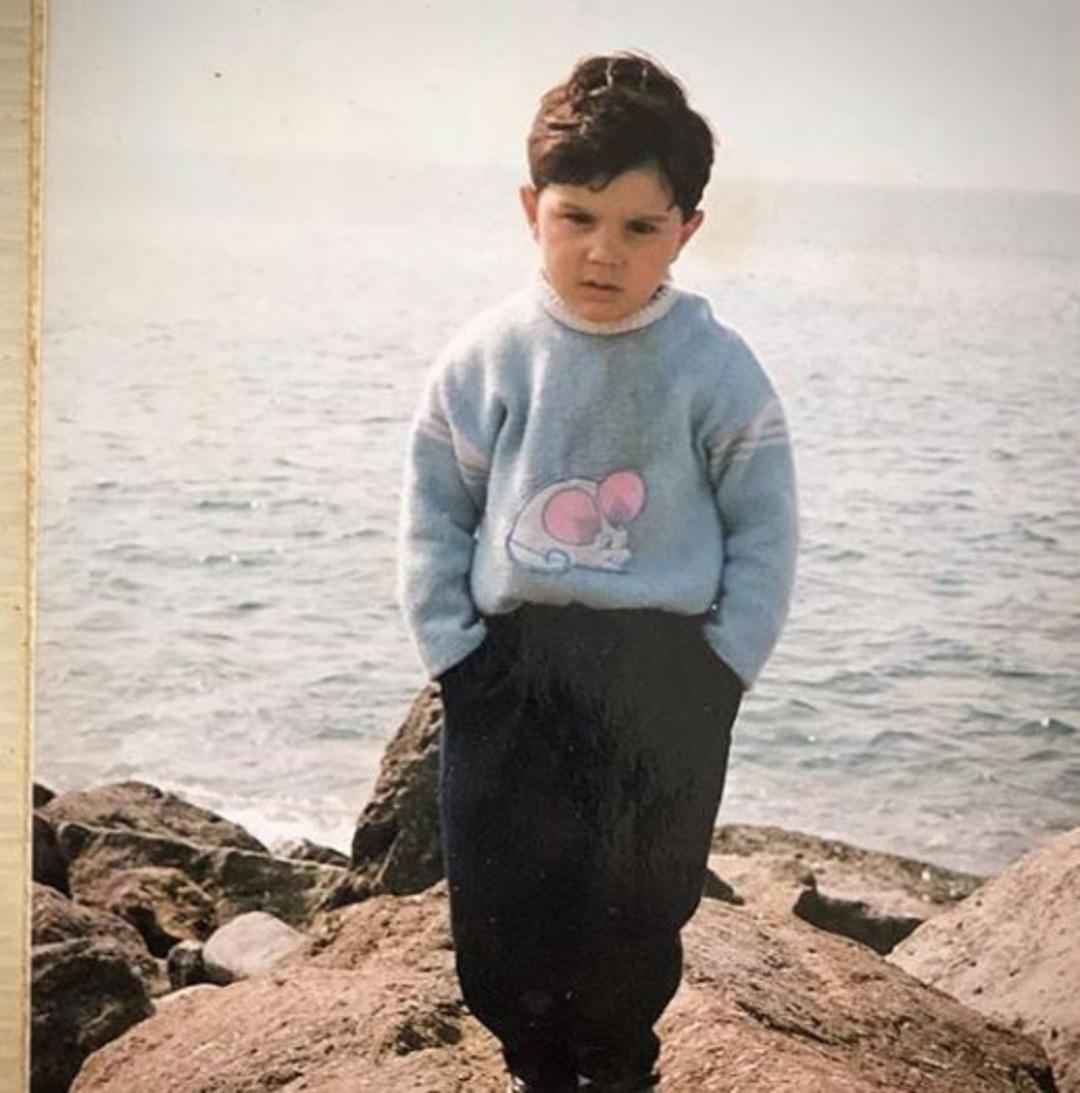 &Uuml;nl&uuml;lerin &ccedil;ocukluk fotoğrafları şaşırtıyor!