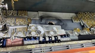 İstanbul'da film gibi kuyumcu soygunu! Bodrum katındaki duvarı deldi, kilolarca altını çalıp kaçtı