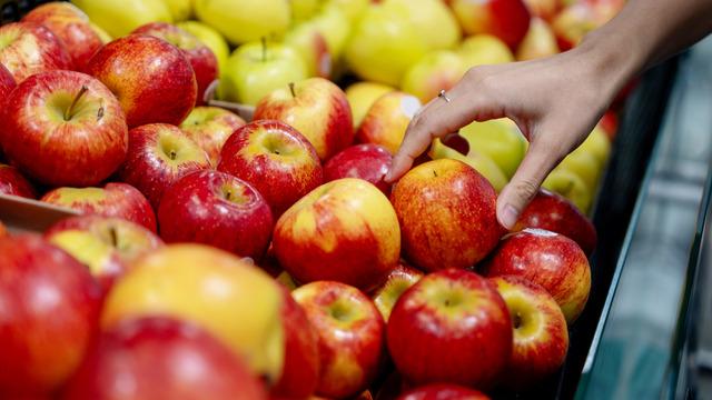 Dışı başka içi başka: Meyve reyonlarındaki büyük tehlike! Parlıyorsa almayın  