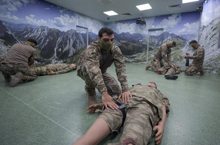 Türk Silahlı Kuvvetleri'nde eğitim sürecinde çekilen fotoğraflar film sahnelerini aratmadı! Ortaya çarpıcı görüntüler çıktı G5