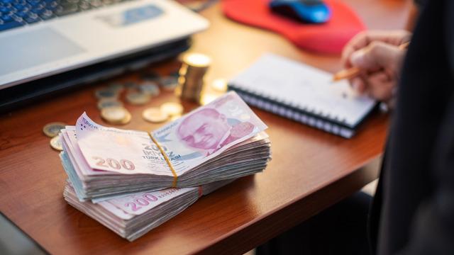 Memurlar için 'Kaçınılmaz' tabloyu çizdi! Vergi dilimi çıkışı 'O formülden vazgeçin' diyerek rakam verdi