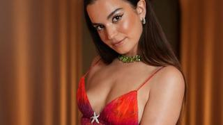 29. yaşını kutladı! Aslı Bekiroğlu'nun pastasındaki detay dikkat çekti! Payetli dekolteli elbisesiyle...