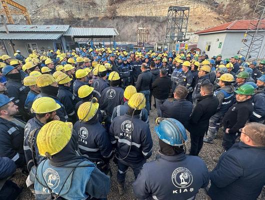 500 madenci kendini yerin altına kapattı! Özelleştirmeye tepki: 'Karar geri çekilmeli'