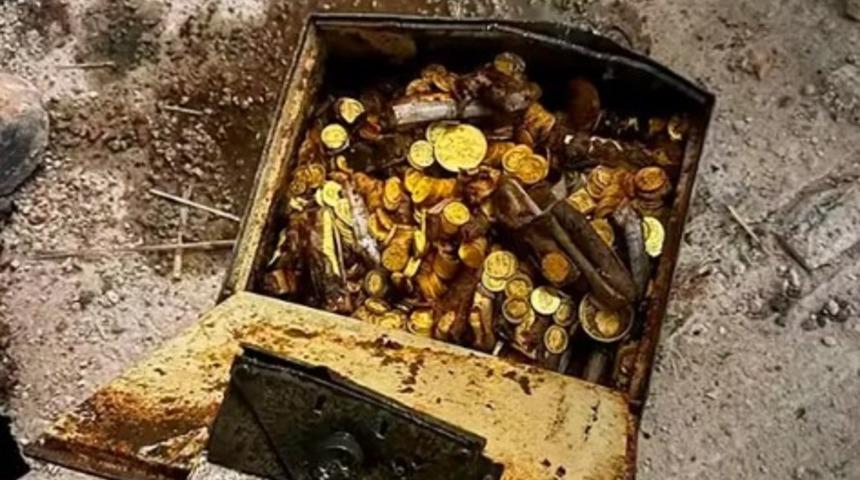 Tesisatçı, tadilat sırasında betona gömülmüş 2 milyon Euro (73 milyon 157 bin TL) değerinde altın buldu! Ödülden payını aldı