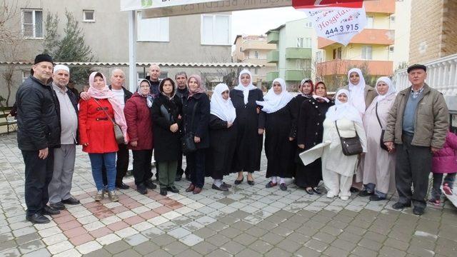 Burhaniye’de umrecilere coşkulu uğurlama