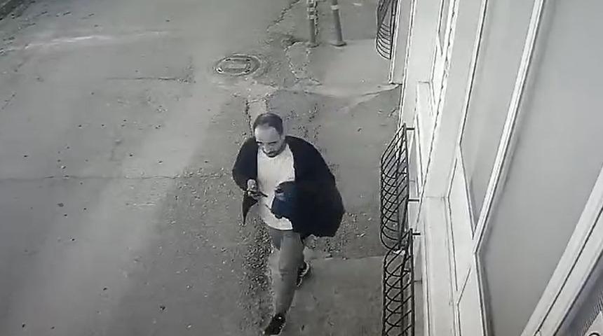 Sokak sokak soyacağı evi arayan hırsız, bungalovda polisle yakalandı! Annesi üzerinden kendisine lüks araba da almış...