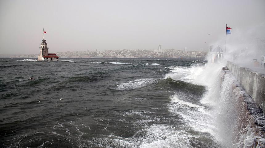 Hafta sonu fırtına sert esecek... AKOM uyardı! Marmara Bölgesi'nde sağanak ve gök gürültüsü etkili olacak