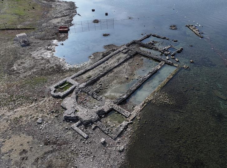 Türkiye'nin en büyükleri arasında 5.'ydi... Son 15 yılda git gide çekildi, gemi yanaşan liman suyun metrelerce gerisinde kaldı! G2