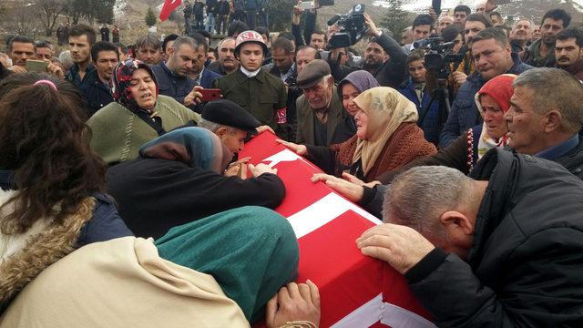 Hakkari şehidi, memleketi Niğde'ye uğurlandı (2)