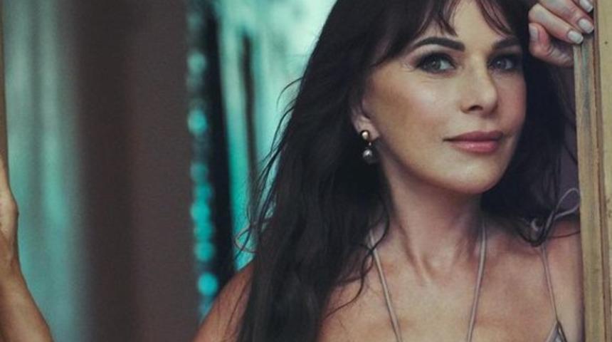 Cesur sahneleriyle gündemdeydi! Şenay Gürler güzellik sırrını açıkladı