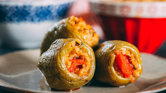 Zeytinyağlı biber dolması tarifi: Zeytinyağlı biber dolması nasıl yapılır?