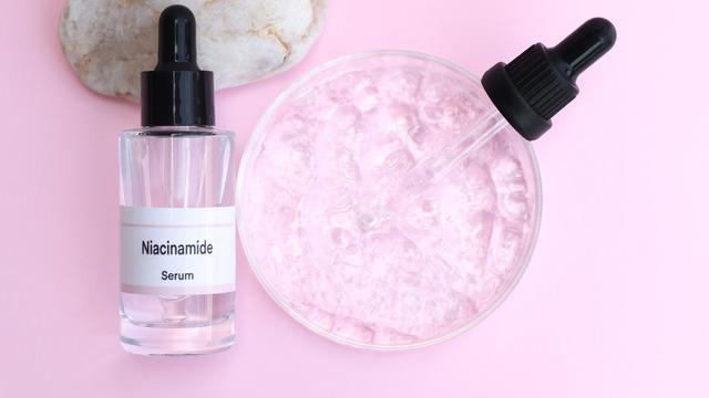 Niacinamide nedir, ne işe yarar? Niacinamide krem ve niacinamide serum