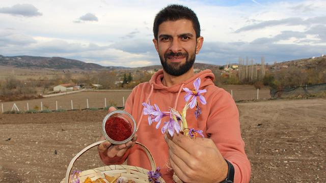 Nusret'e bile satıyor... 'Çiçekten para mı kazanacaksın' diye güldüler! Şimdi 1 kilosundan 500 bin lira kazanıyor! 
