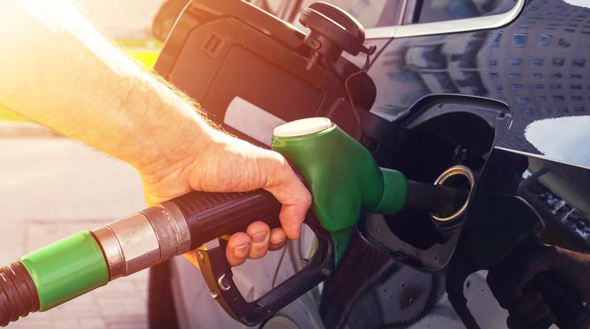 Akaryakıta bir zam daha! Tabela yine değişti: Motorinin litresi 45 lirayı buldu! 23 Kasım 2024 güncel motorin ve benzin fiyatları...