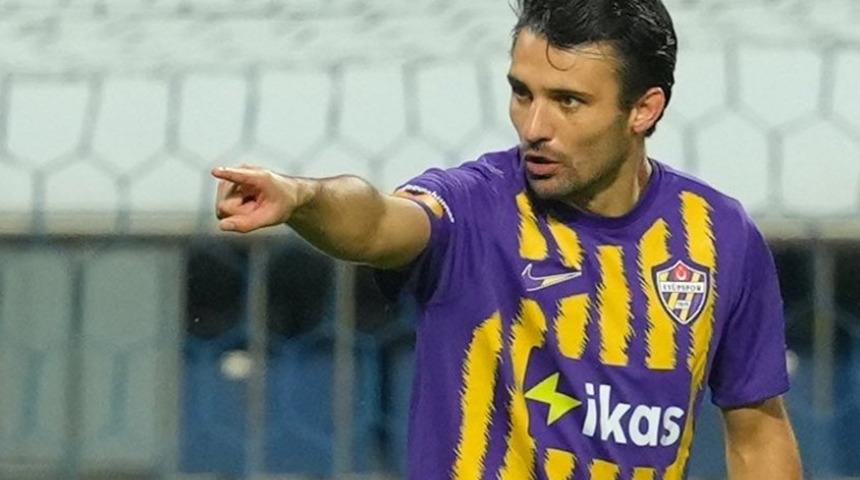 Eyüpspor-Çaykur Rizespor maçında ilginç taktik! Kramponlarının içine tuz ve karabiber döktü! Sebebi sonradan anlaşıldı...