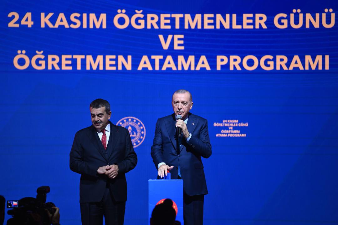 AA-20241123-36273953-36273952-CUMHURBASKANI_ERDOGAN_24_KASIM_OGRETMENLER_GUNU_VE_OGRETMEN_ATAMA_PROGRAMINDA_KONUSTU