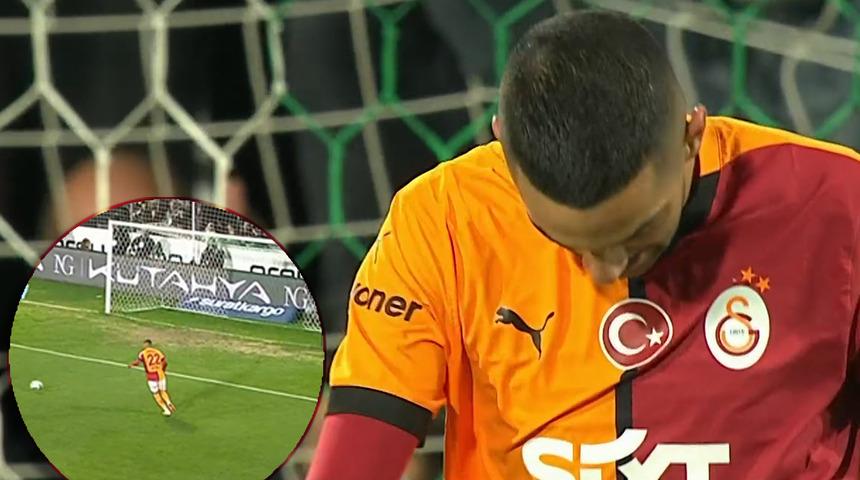 Hakim Ziyech imkansızı başardı! Boş kaleyi auta gönderdi... Görenler gözlerine inanamadı!